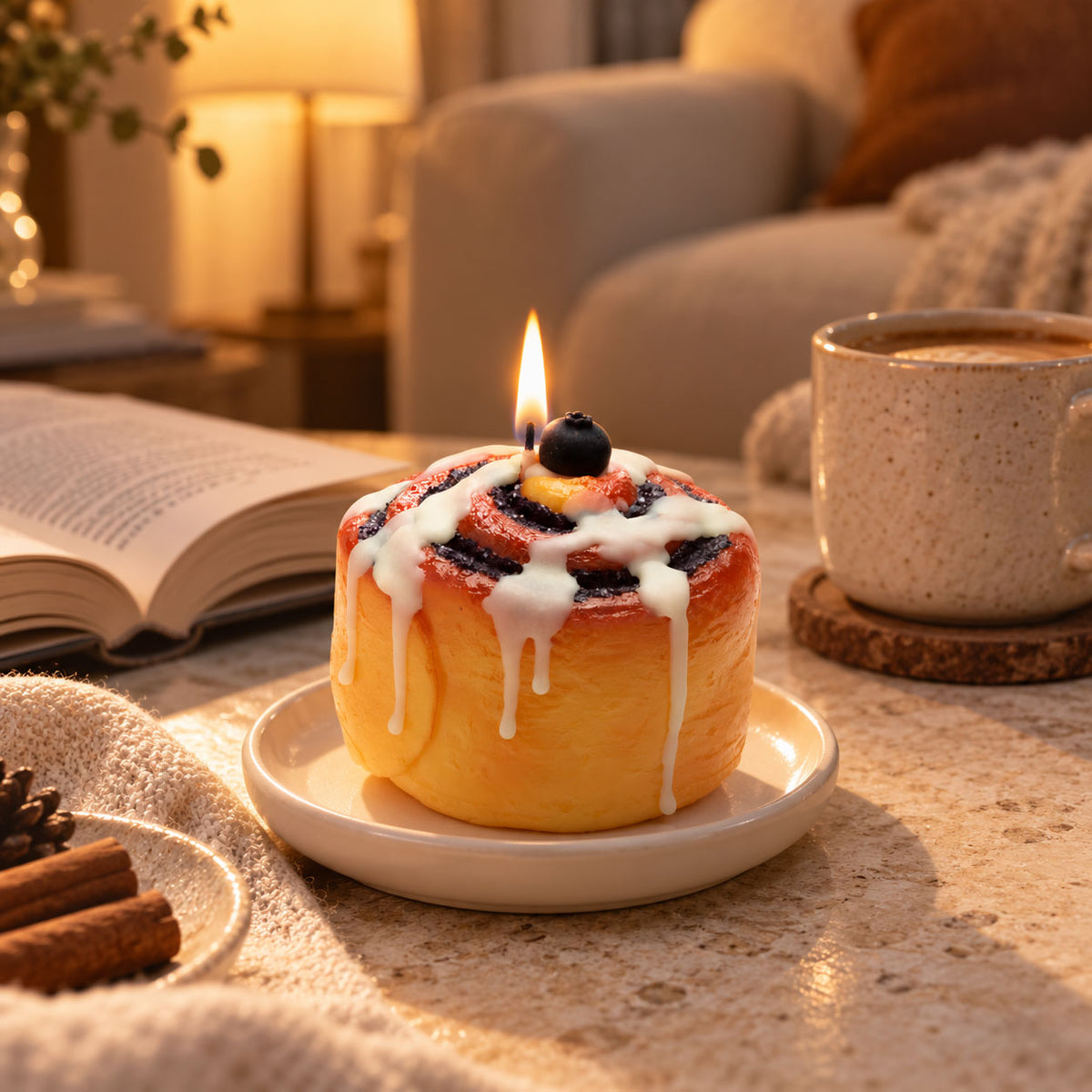 Realistic Cinnamon Roll Dessert Candle – Cinnamon & Clove Soy Candle