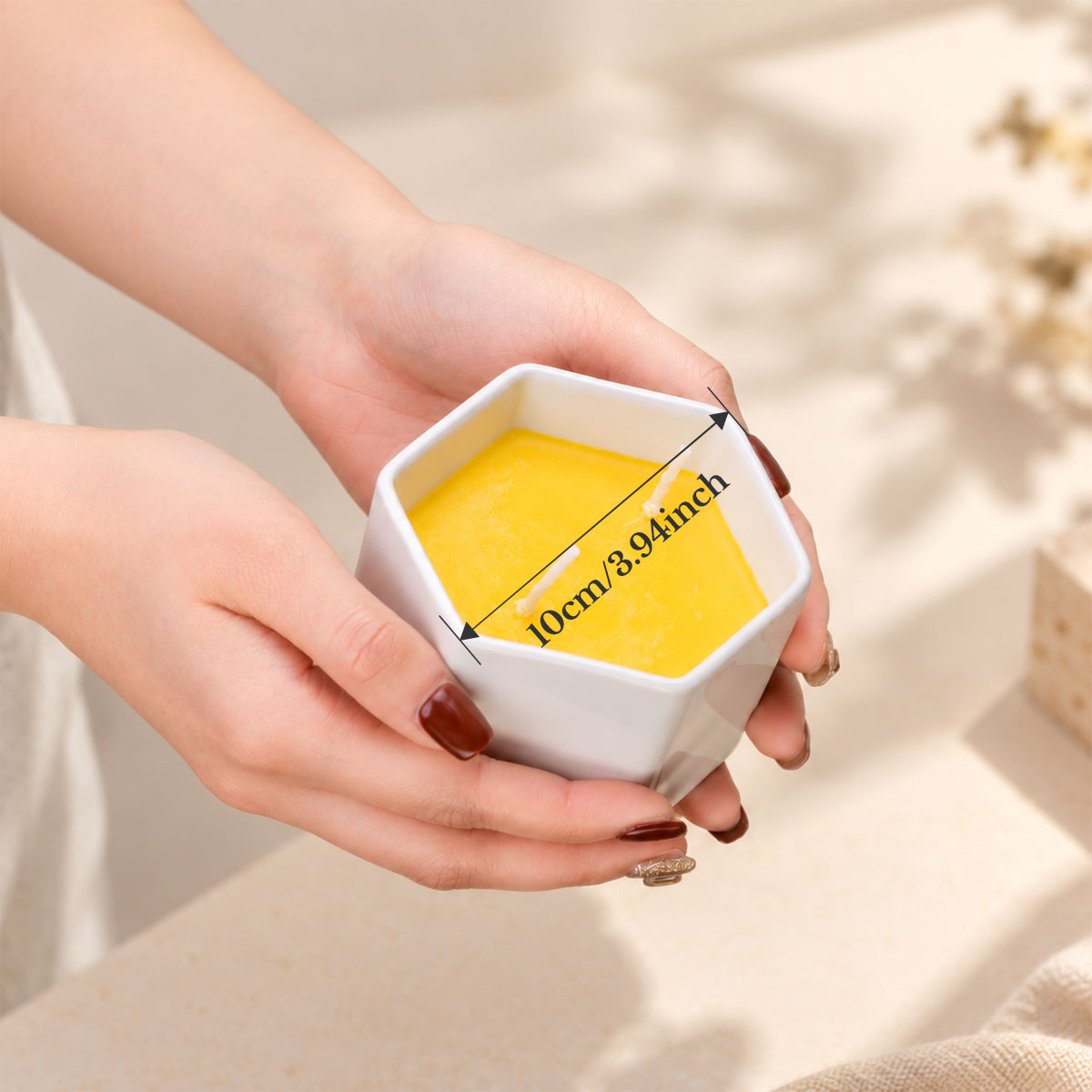 Honey Bee & Daisy Beeswax Candle – Honey Milk & Vanilla Scent
